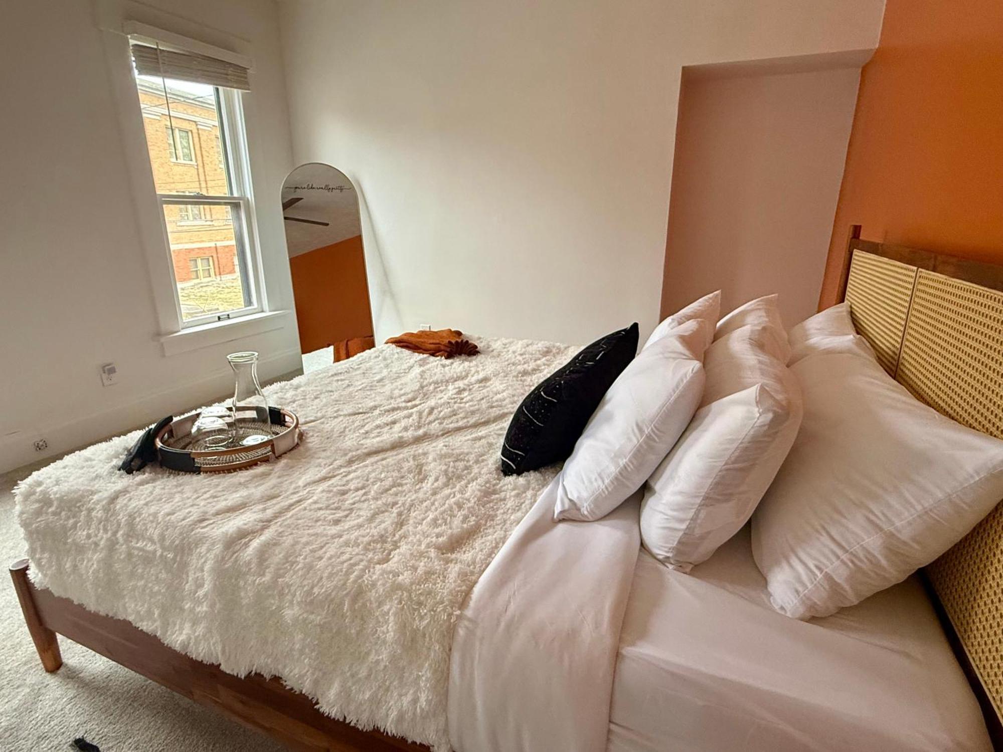 Short North Convention King Bed Free Parking